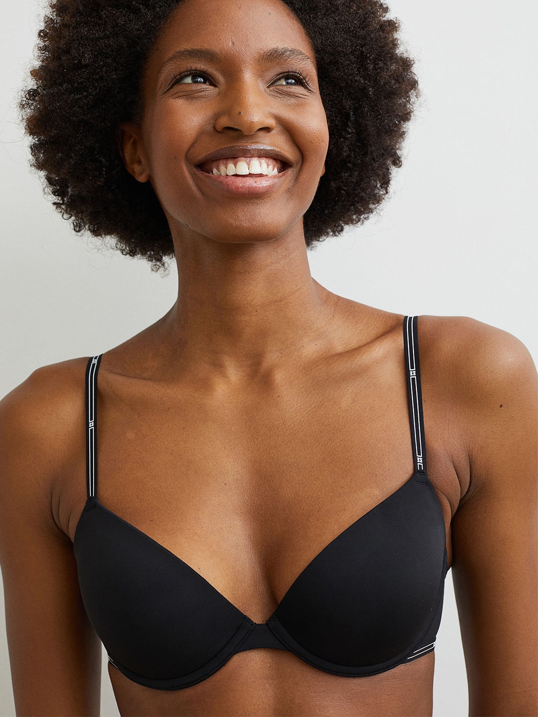 

H&M Women Black Padded underwired bra