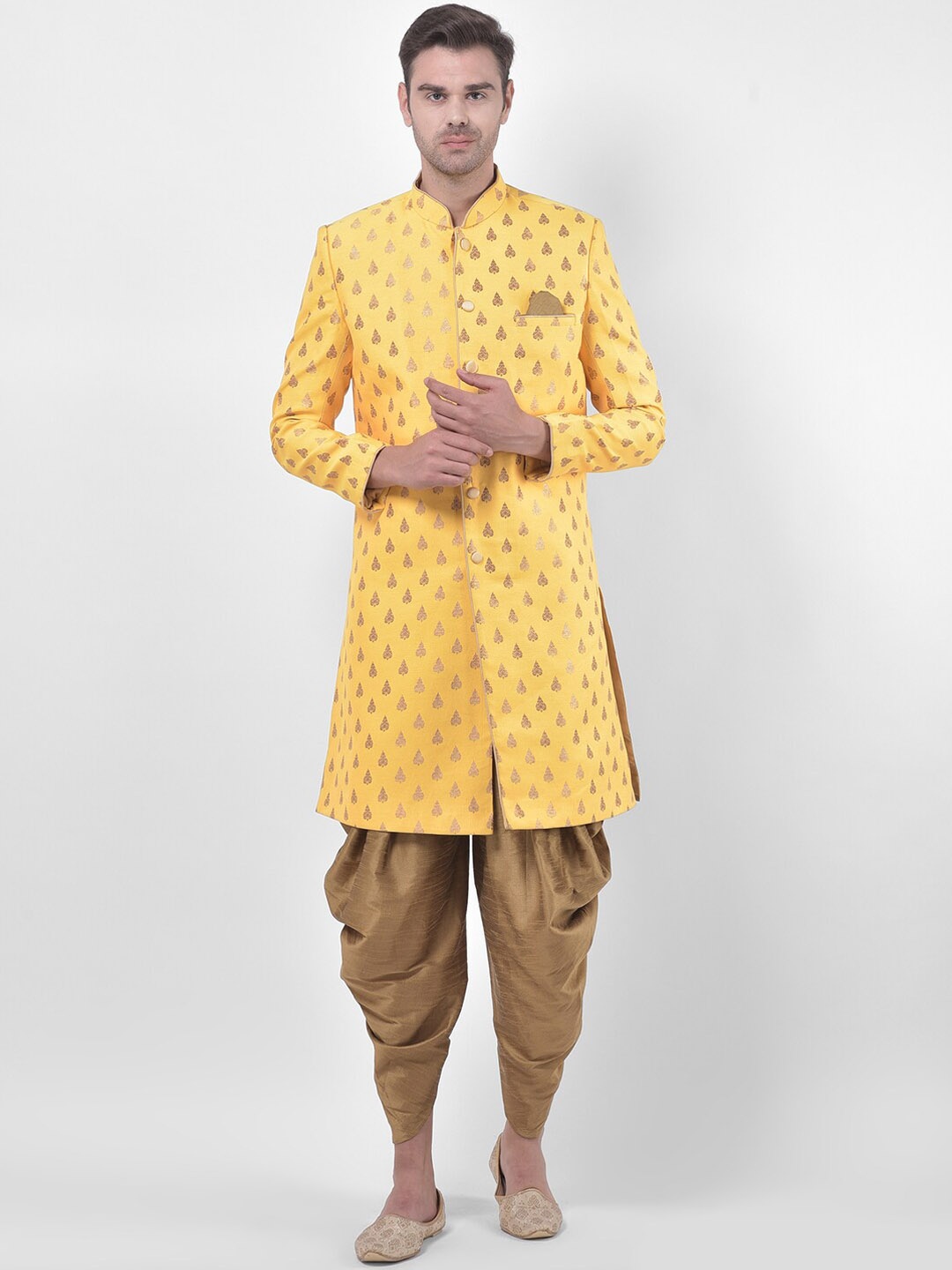 

DEYANN Men Yellow & Gold-Coloured Woven Design Sherwani Set
