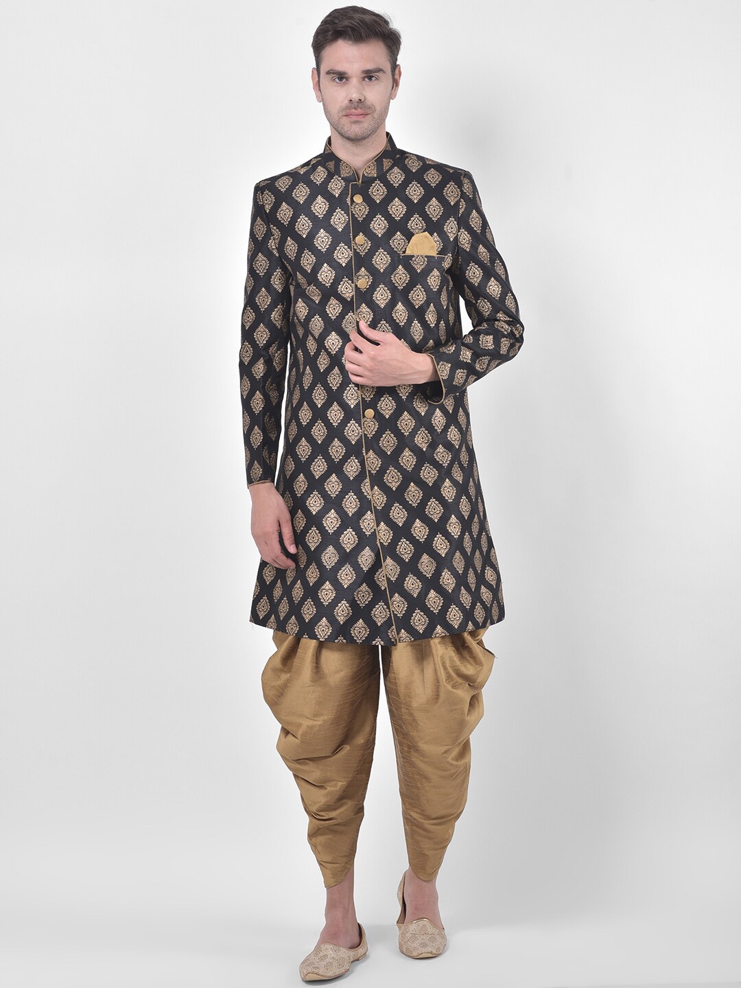 

DEYANN Men Black & Brown Woven Design Sherwani Set