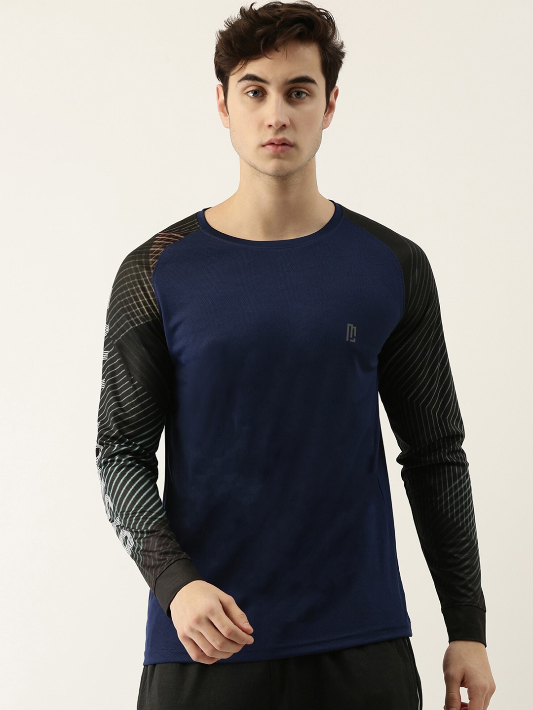 

Maniac Men Navy Blue Slim Fit T-shirt