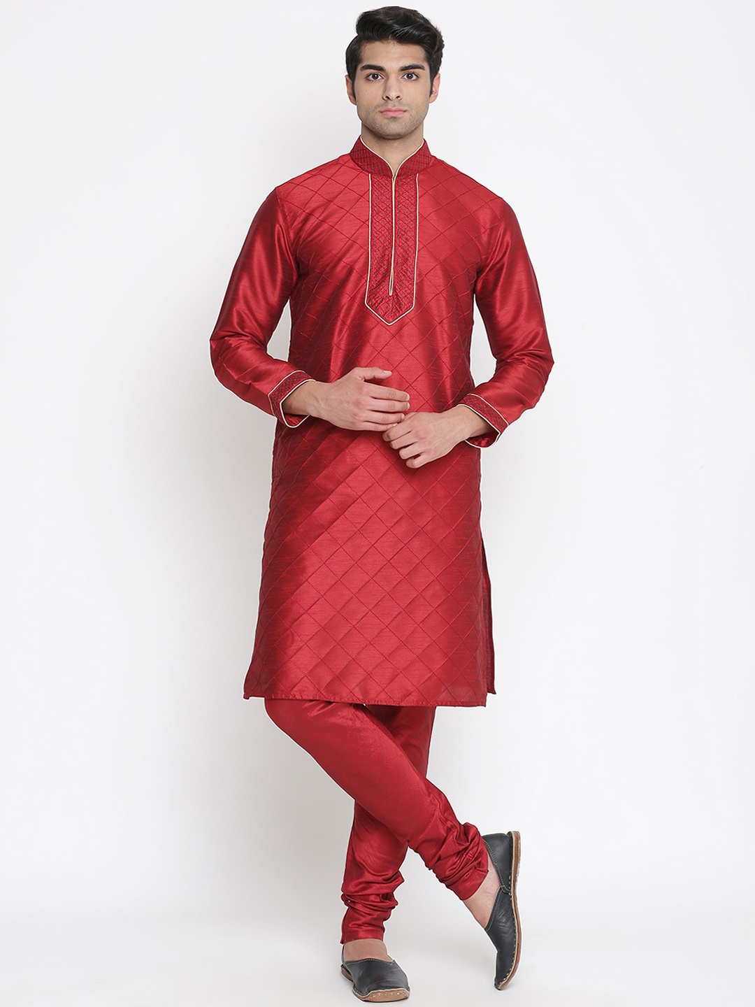 

VASTRAMAY Men Maroon Kurta with Churidar