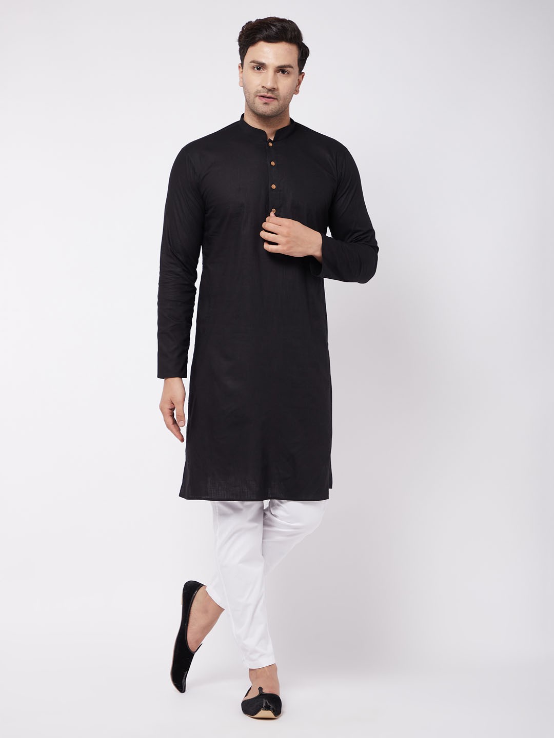 

VASTRAMAY Men Black & White Kurta with Pyjamas