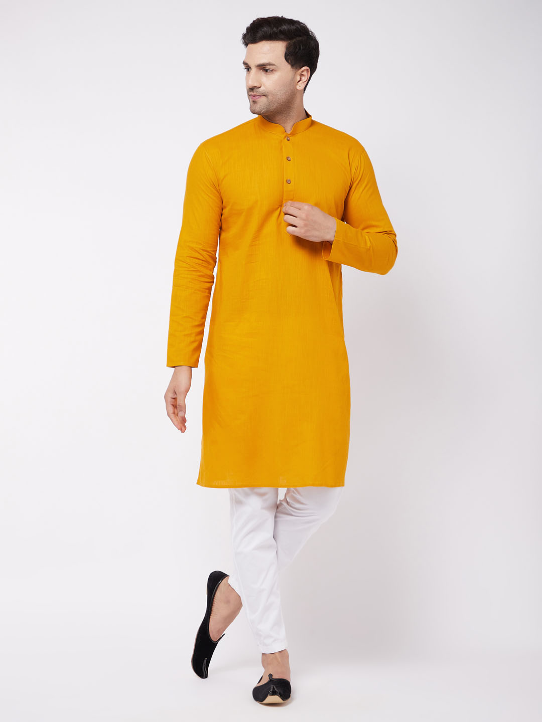 

VASTRAMAY Men Mustard Yellow & White Kurta with Pyjamas