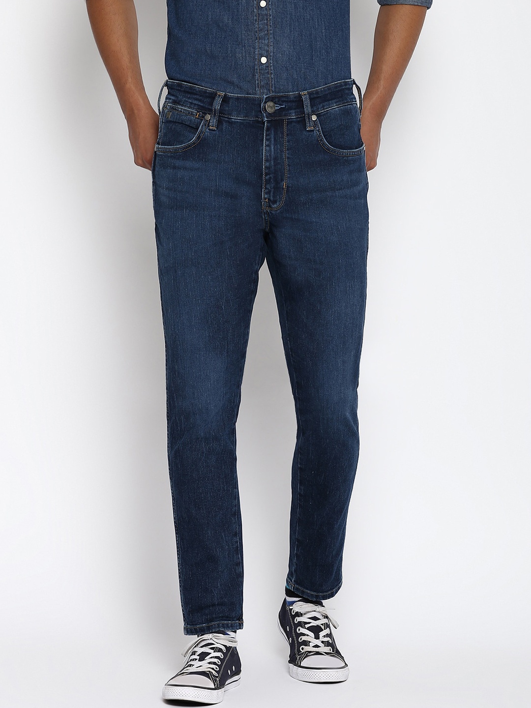 

Wrangler Men Blue Slim Fit Light Fade Jeans