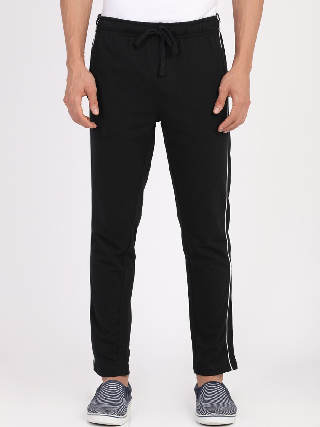 

MASH UNLIMITED Men Black Solid Cotton Track Pants