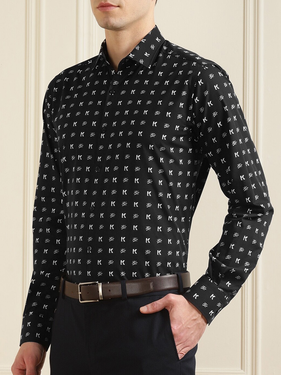 

LAGERFELD Men Black Slim Fit Printed Formal Shirt