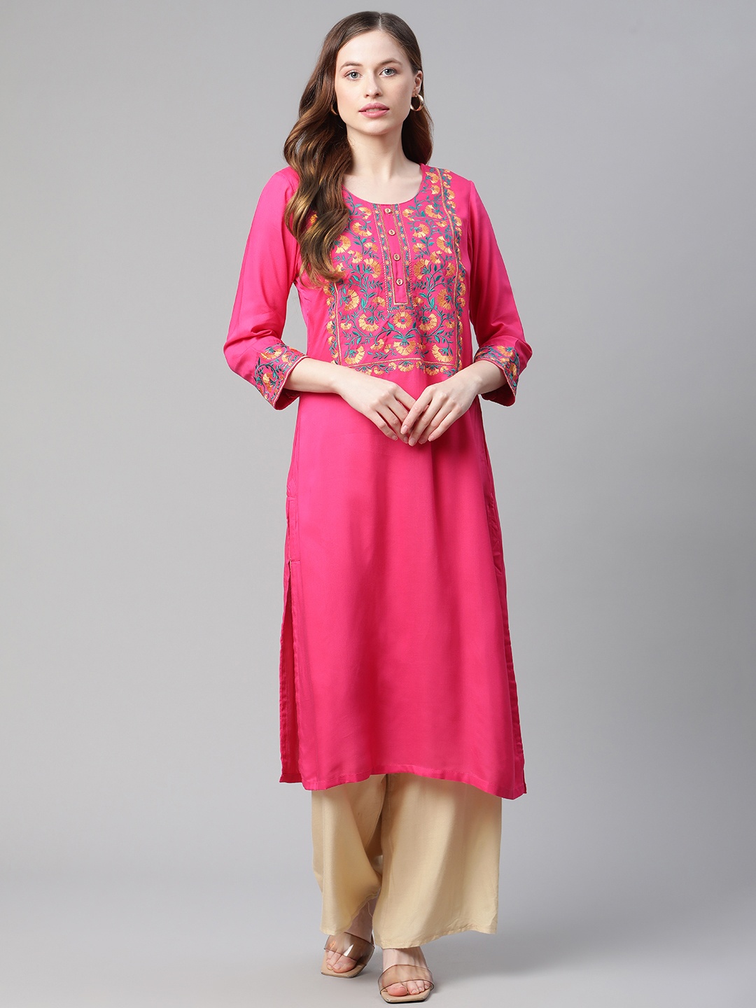 

Rangriti Women Assorted Floral Embroidered Straight Kurta