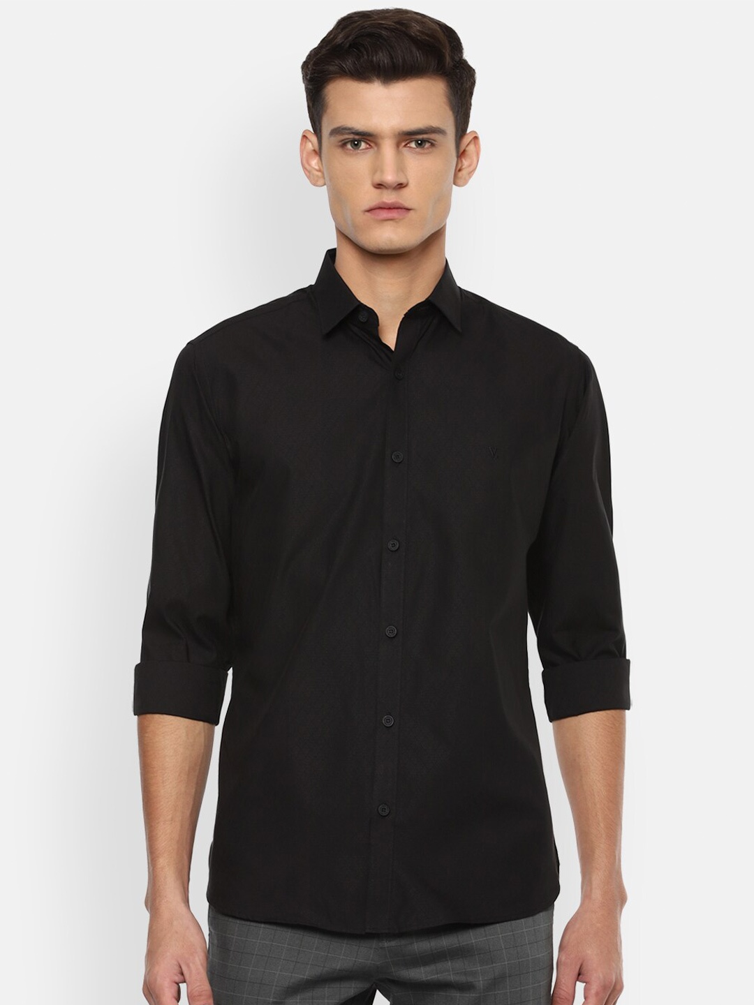 

V Dot Men Black Textured Slim Fit Casual Shirt