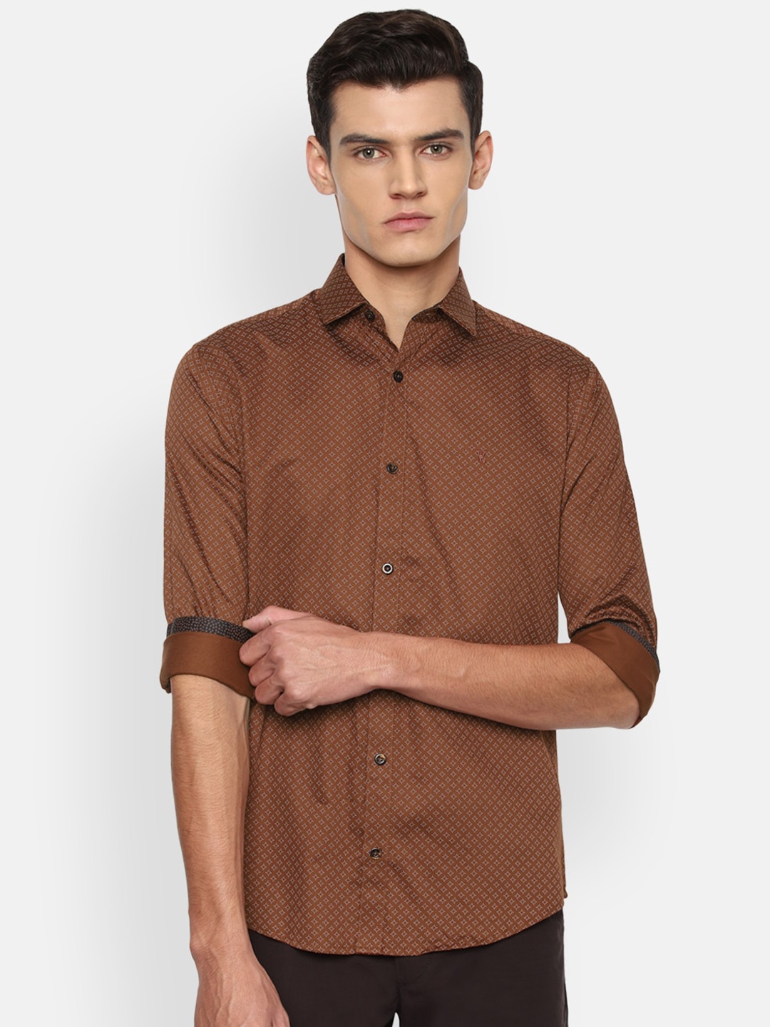 

V Dot Men Brown Slim Fit Micro Ditsy Printed Pure Cotton Casual Shirt