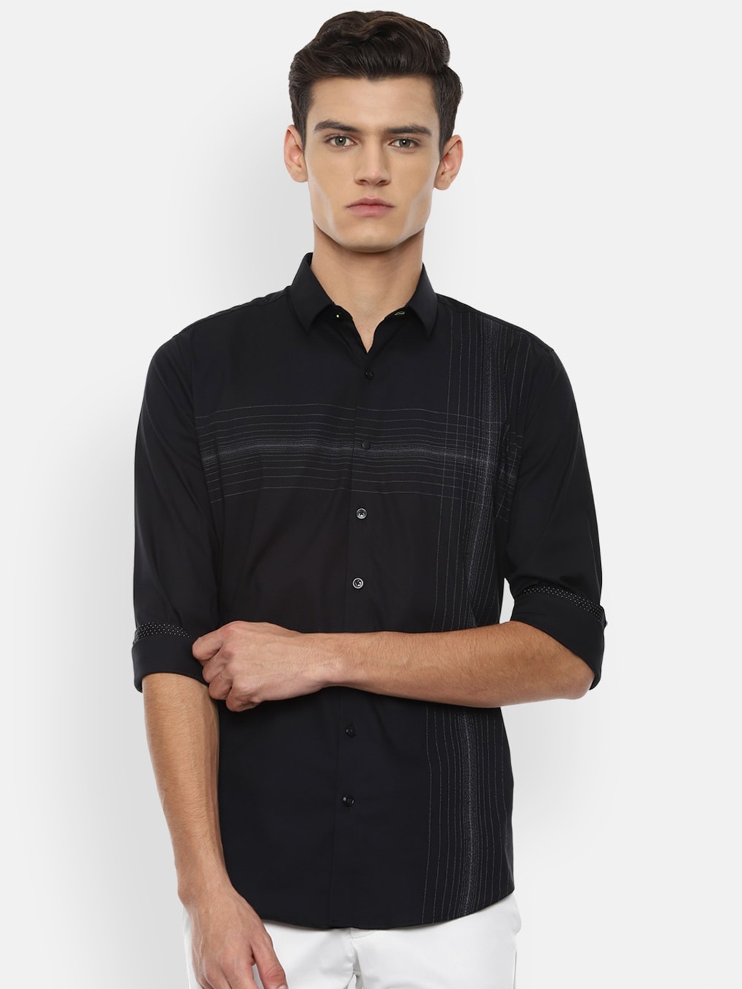 

V Dot Men Black Slim Fit Checked Casual Shirt