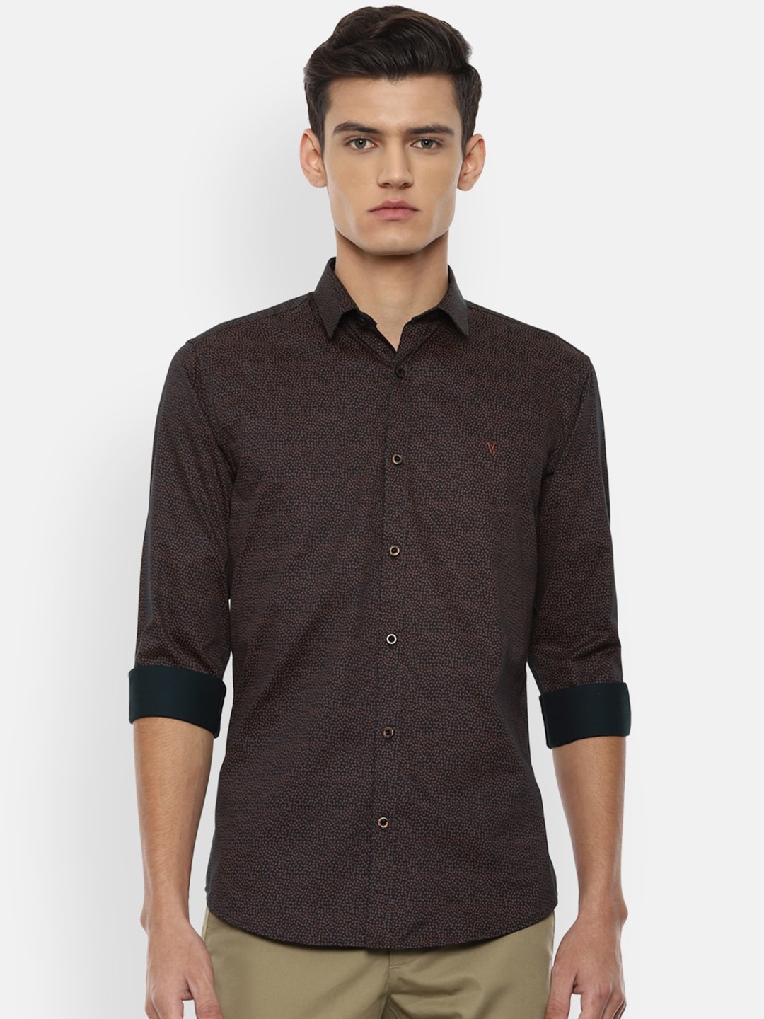 

V Dot Men Black Slim Fit Printed Casual Shirt