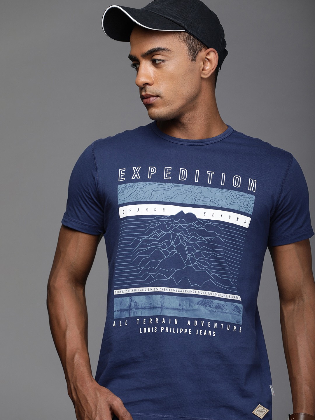 

Louis Philippe Jeans Men Blue Printed Pure Cotton Slim Fit T-shirt