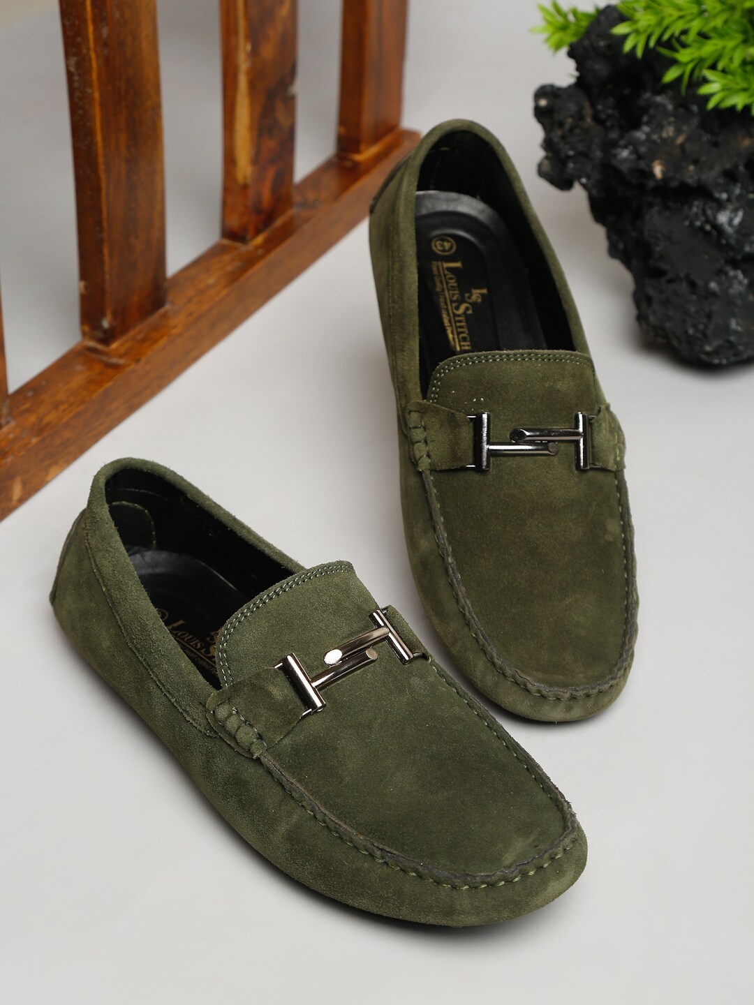 

LOUIS STITCH Men Green Suede Driving Shoes