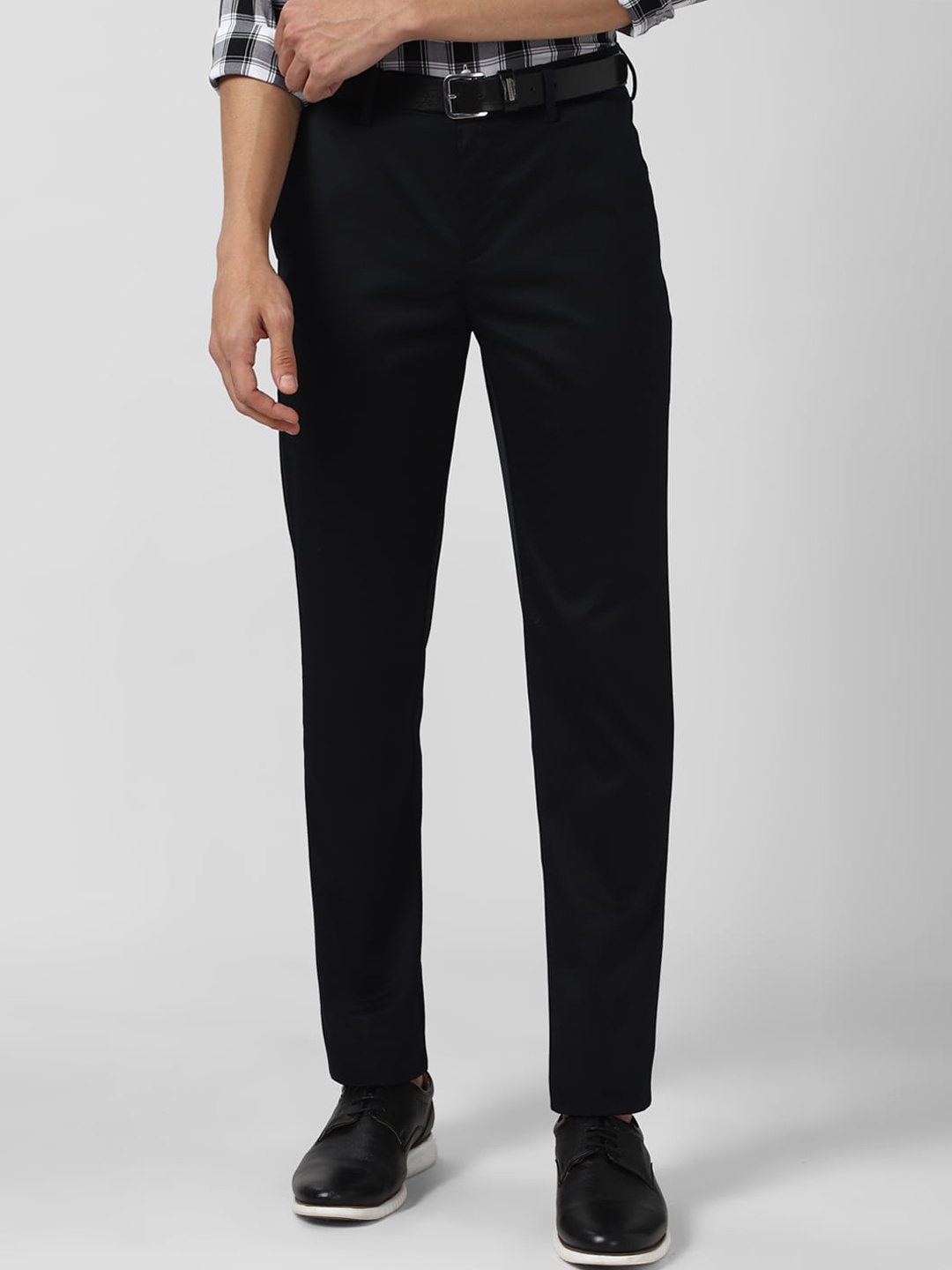 

Peter England Casuals Men Black Solid Slim Fit Trousers