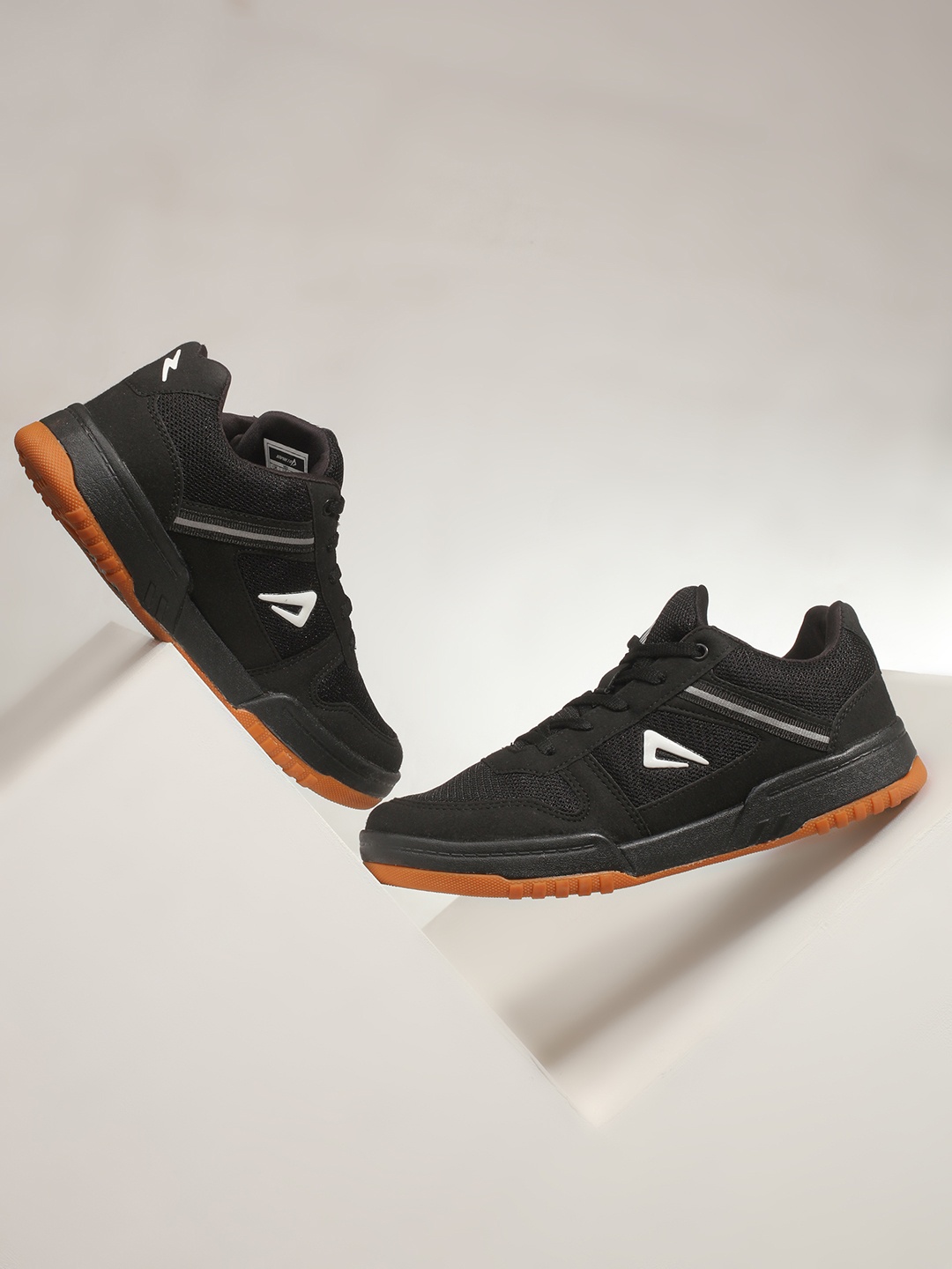 

IMPAKTO Men Flash Walking Shoes, Black
