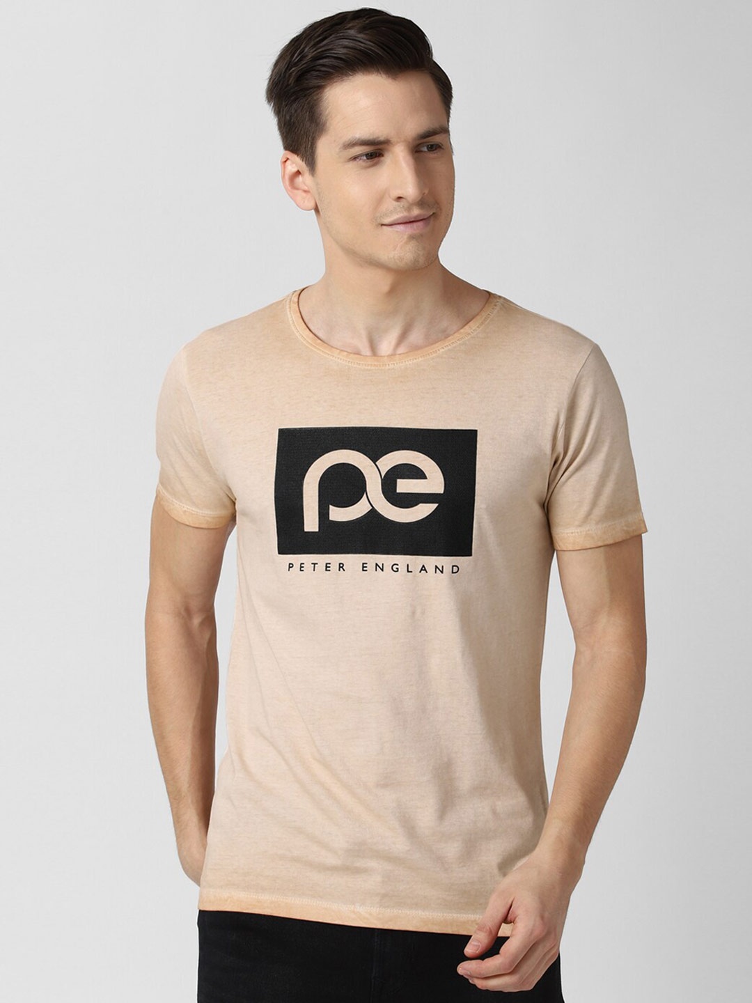 

Peter England Casuals Men Beige Graphic Printed Pure Cotton Slim Fit T-shirt