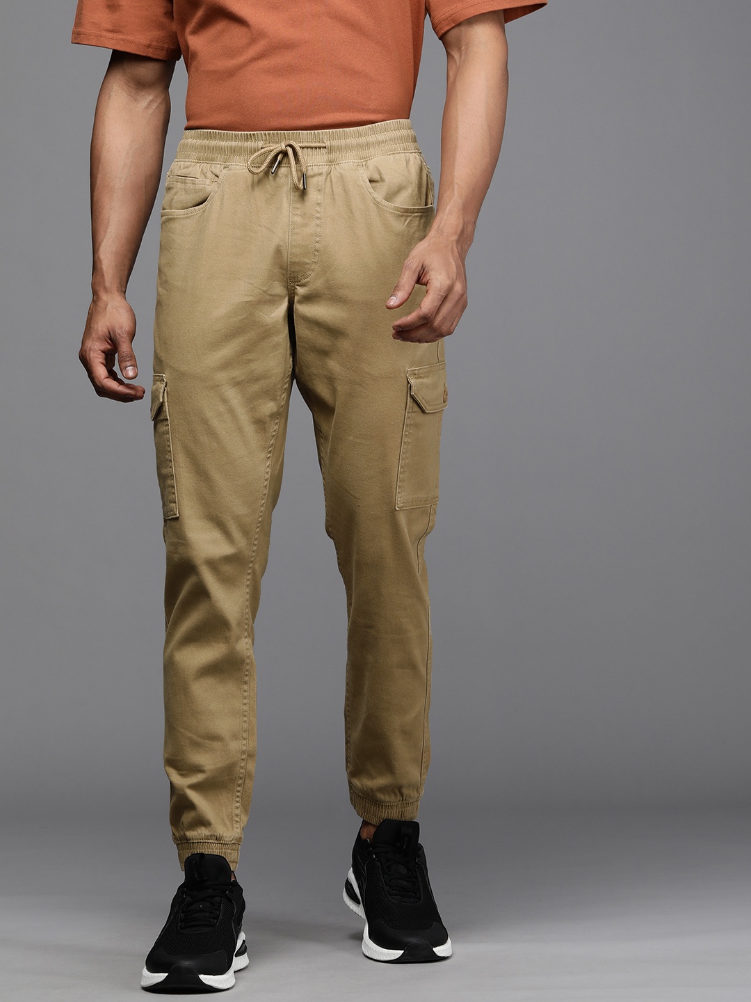 

Louis Philippe Jeans Men Khaki Loose Fit Low-Rise Cargos Trousers