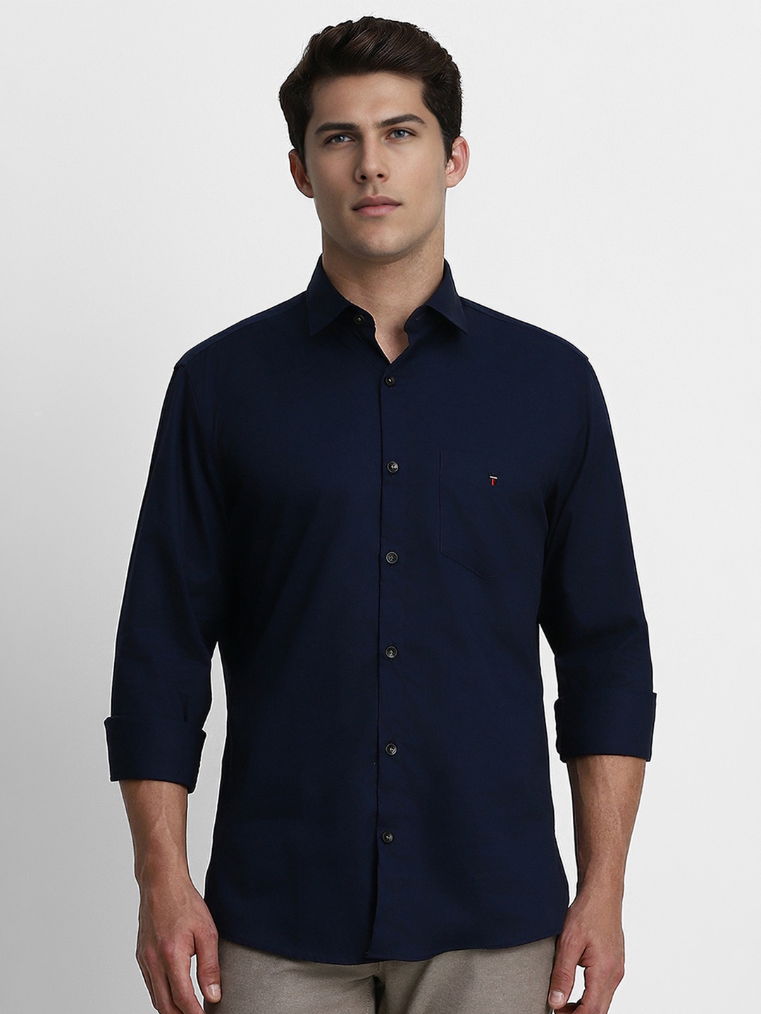 

Louis Philippe Sport Men Navy Blue Solid Slim Fit Pure Cotton Casual Shirt