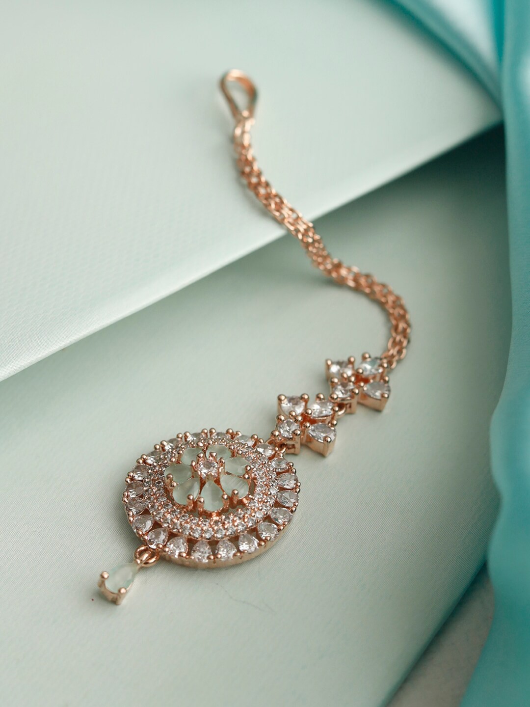 

Priyaasi Green Rose Gold-Plated AD-Studded Maang Tika