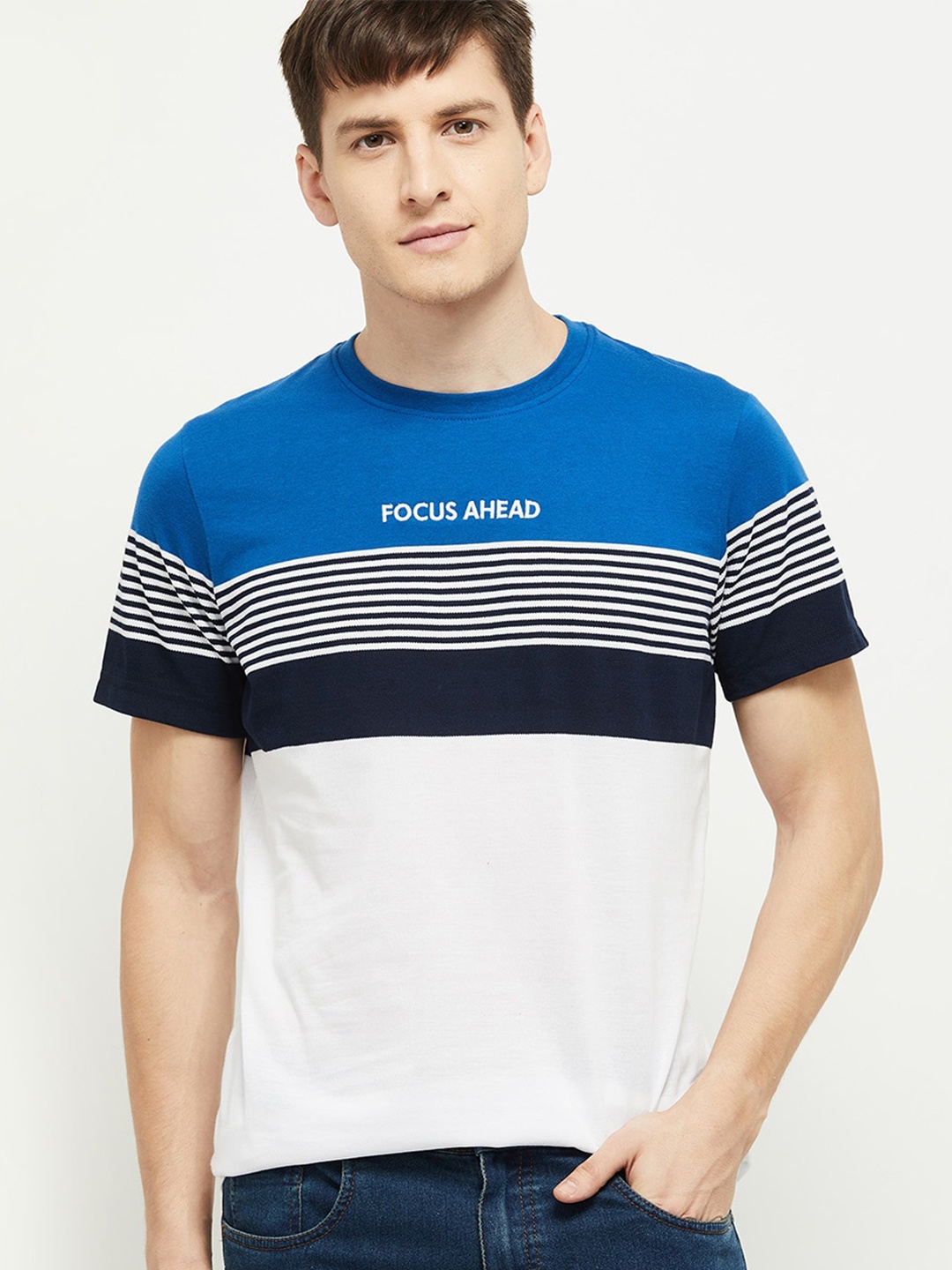

max Men Blue & White Striped T-shirt