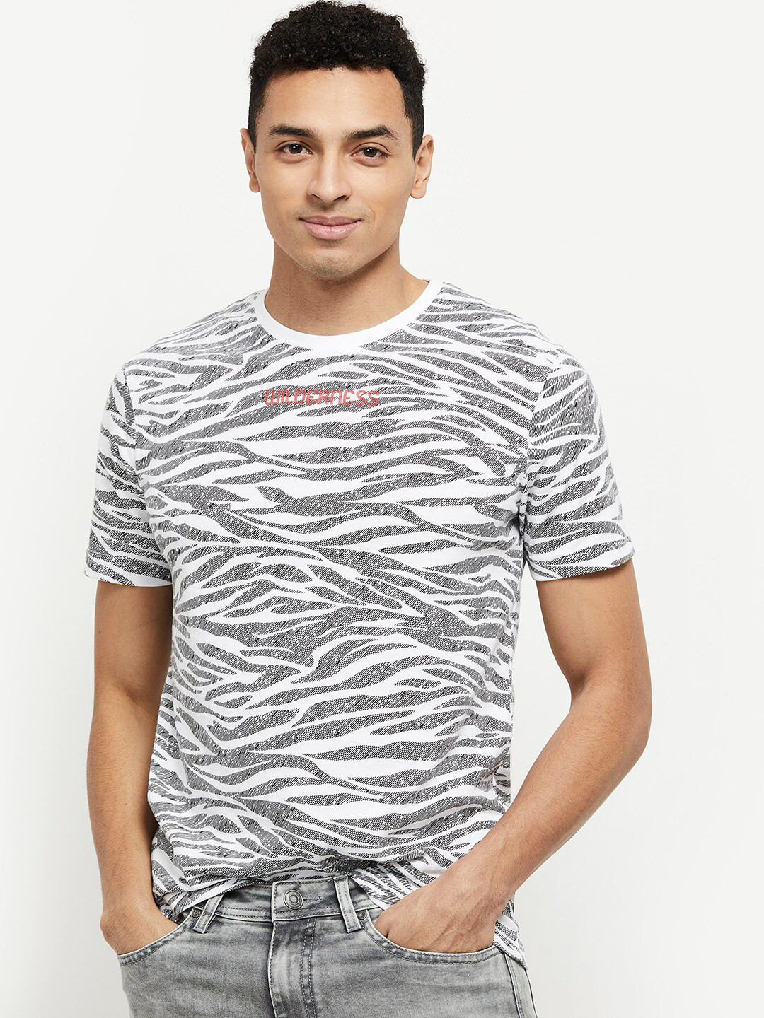 

max Men White & Grey Abstract Printed Pure Cotton T-shirt