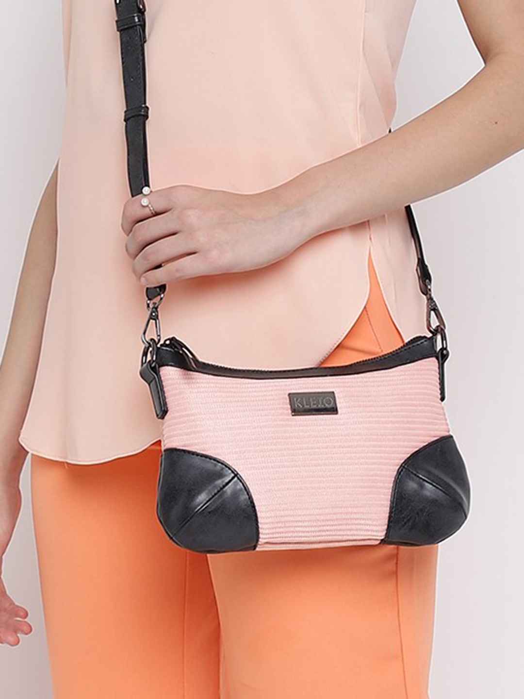 

KLEIO Women Self Striped Structured Shoulder Bag, Pink