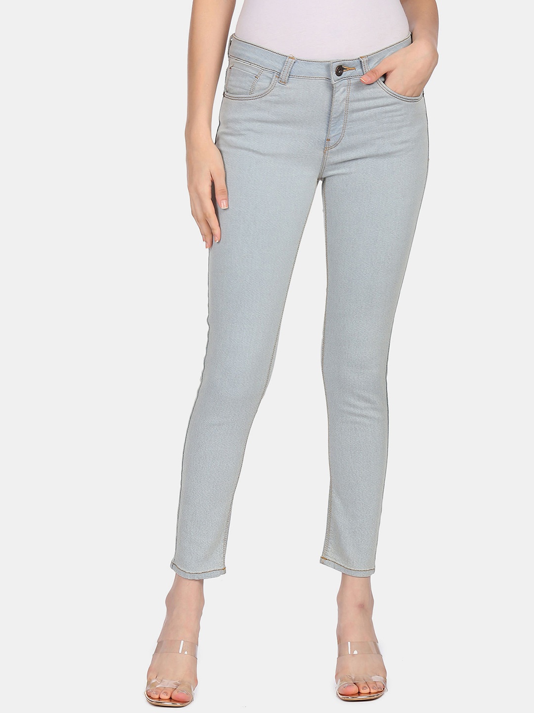 

Sugr Women Blue Mid Rise Clean Look Jeans