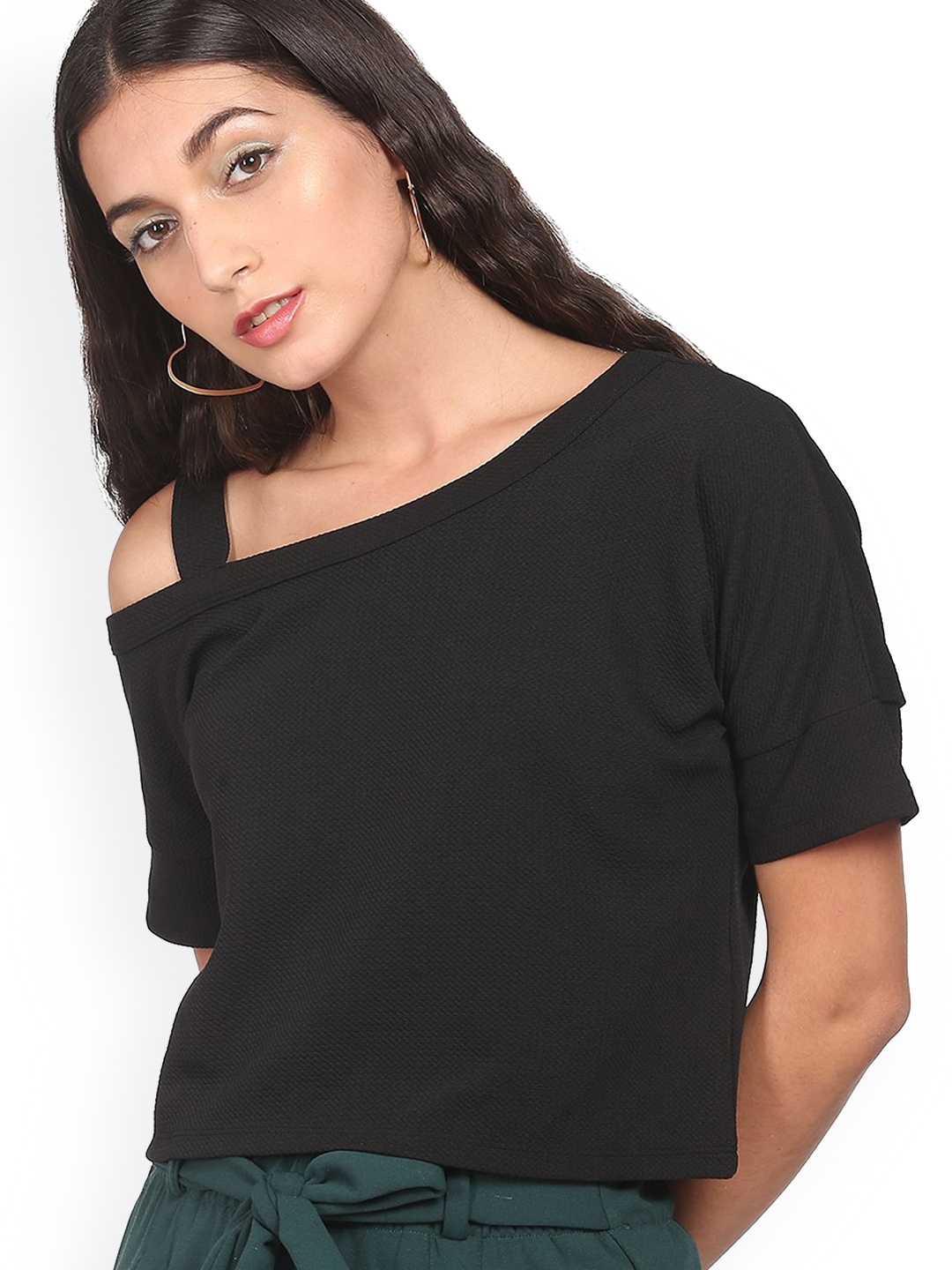 

Sugr Black One Shoulder Extended Sleeves Top