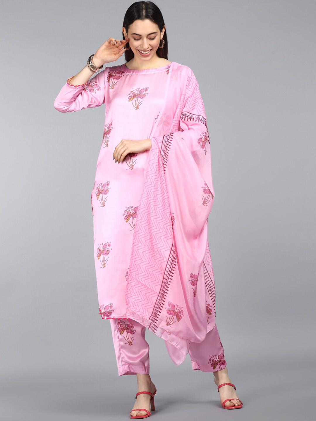 

AHIKA Women Pink Floral Printed Kurta with Trouser & Dupatta