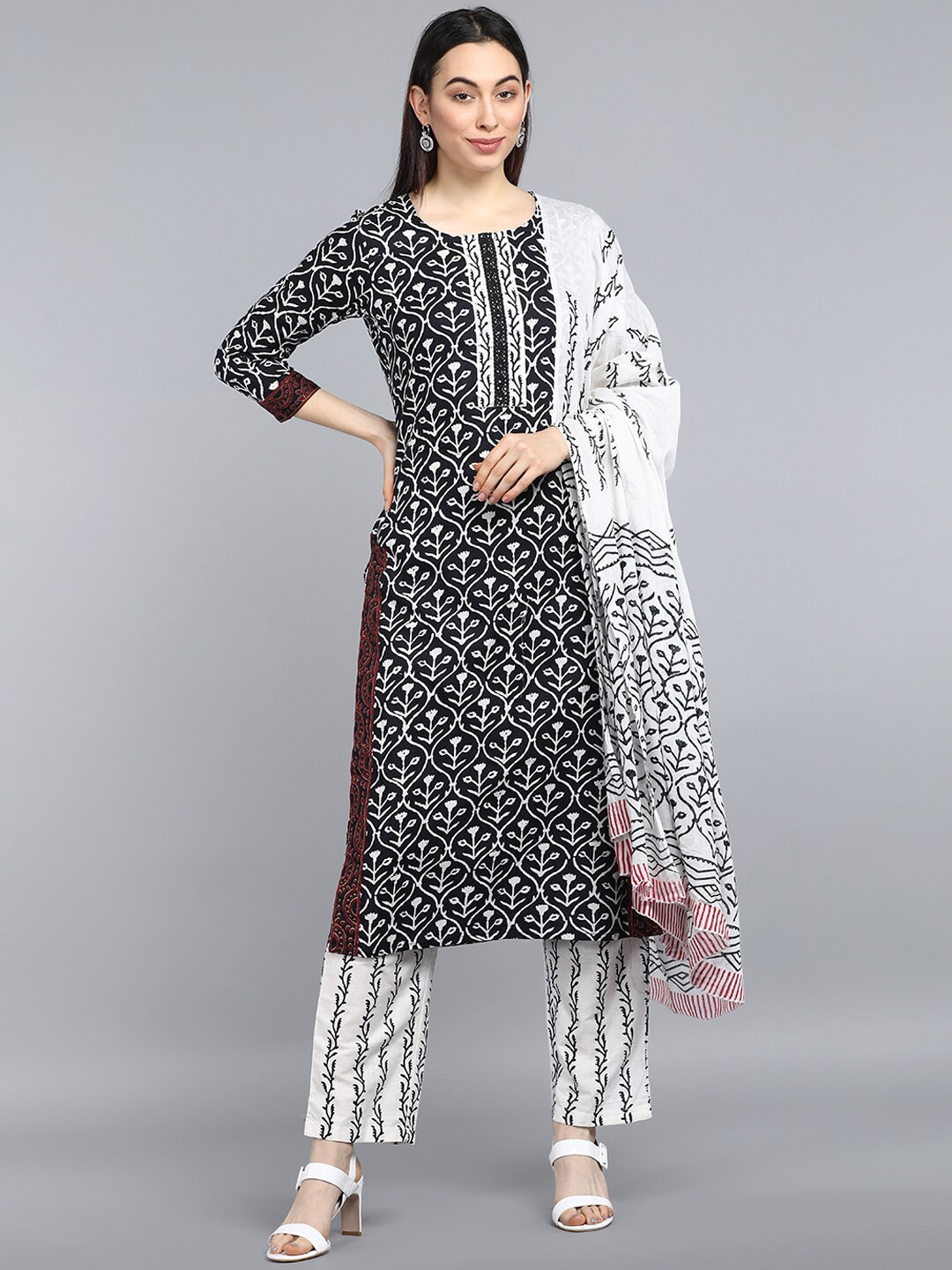 

AHIKA Women Black & White Floral Printed Pure Cotton Kurta with Trouser & Dupatta