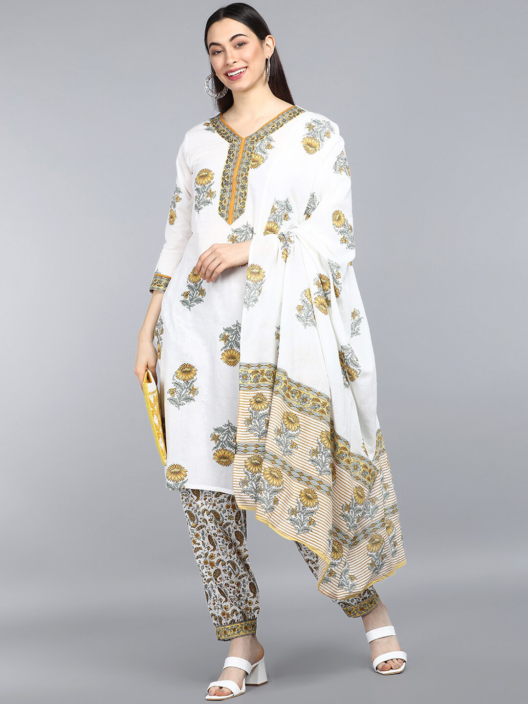 

AHIKA Women White & Green Ethnic Motifs Pure Cotton Kurta With Trousers & Dupatta
