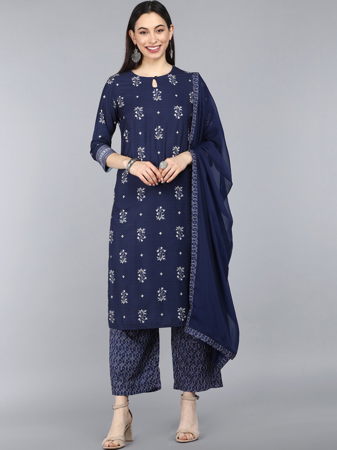 

AHIKA Women Navy Blue Floral Printed Kurta Set With Dupatta