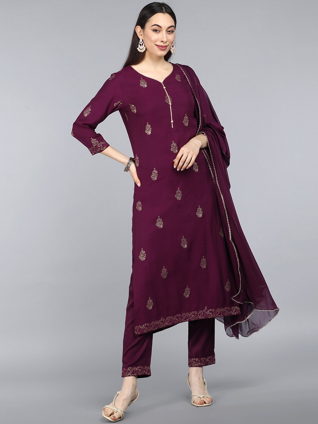 

AHIKA Women Burgundy Printed Kurta With Trousers