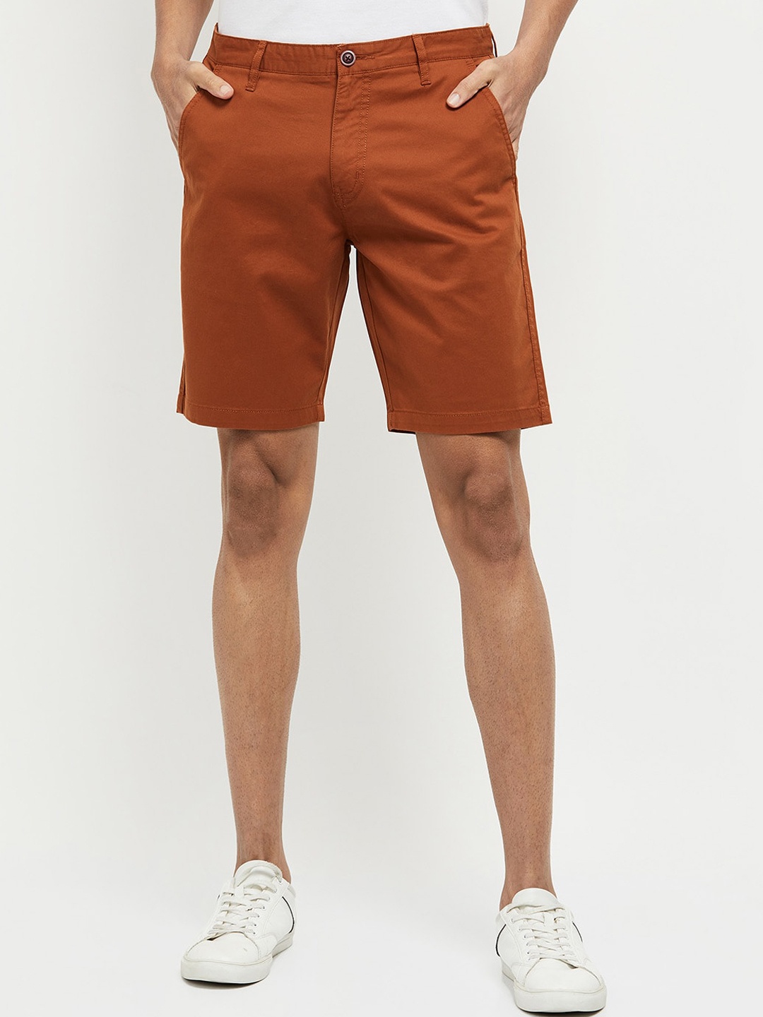 

max Men Rust-Brown Solid Regular Fit Mid-Rise Chino Shorts