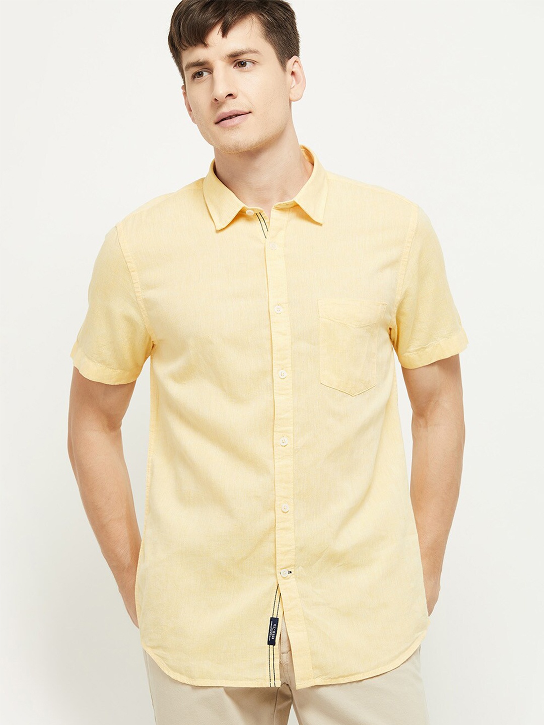 

max Men Yellow Solid Casual Shirt