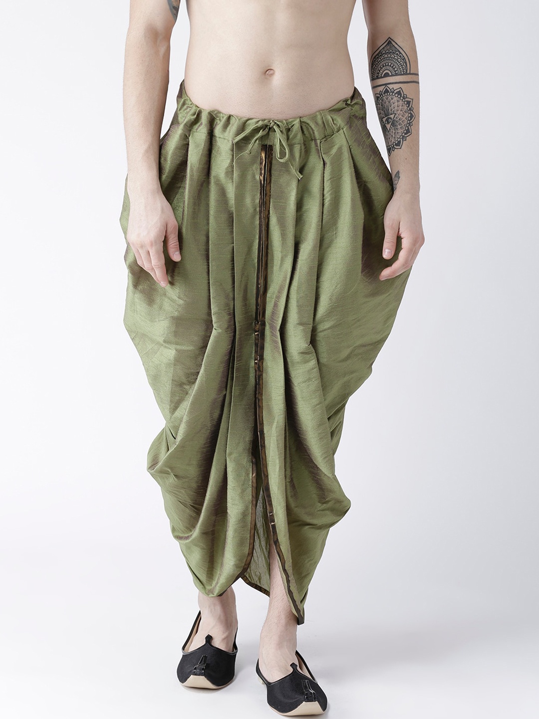 

DEYANN Men Green Solid Silk Dhoti