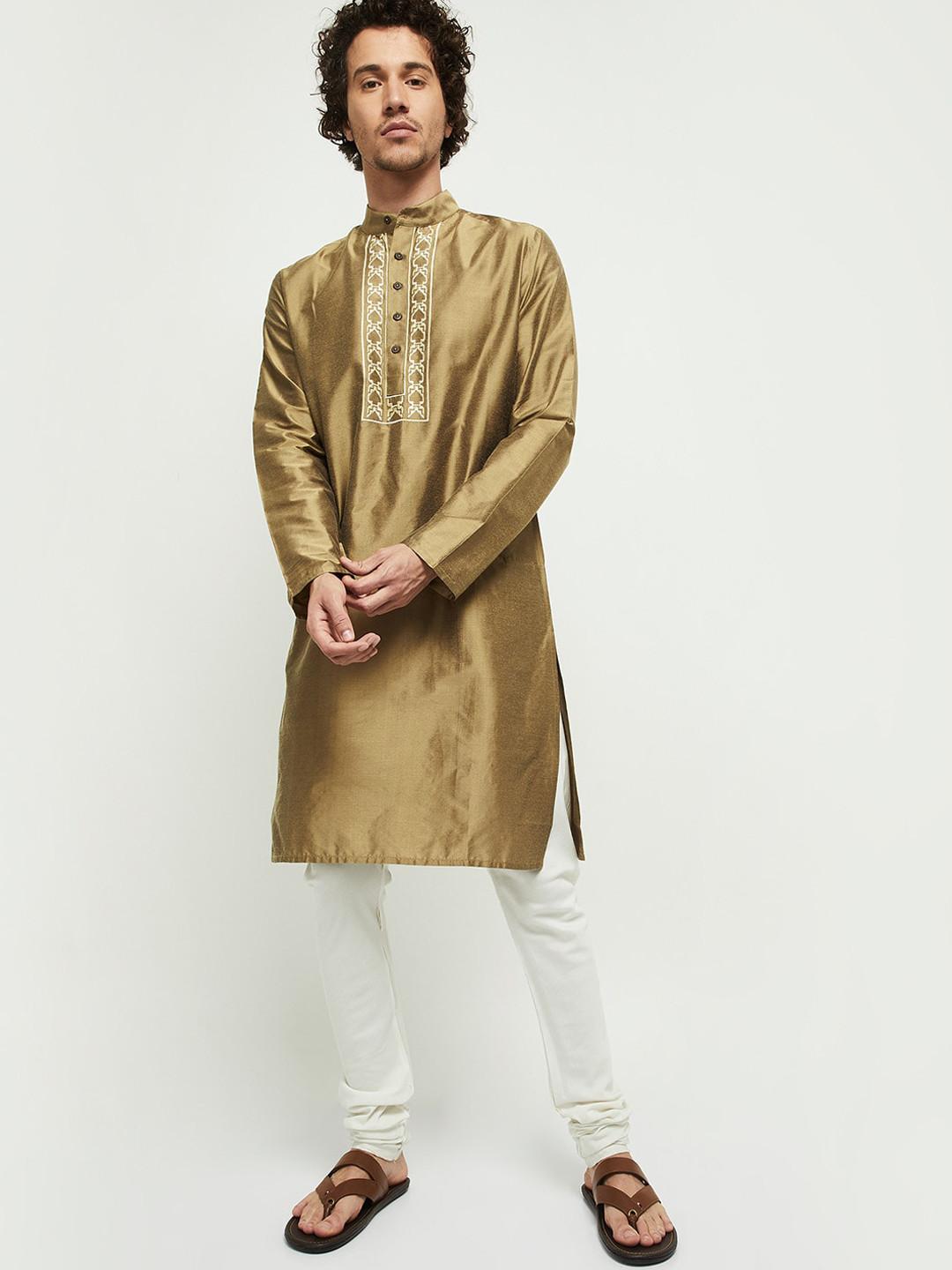 

max Men Gold-Toned Thread Work Kurta