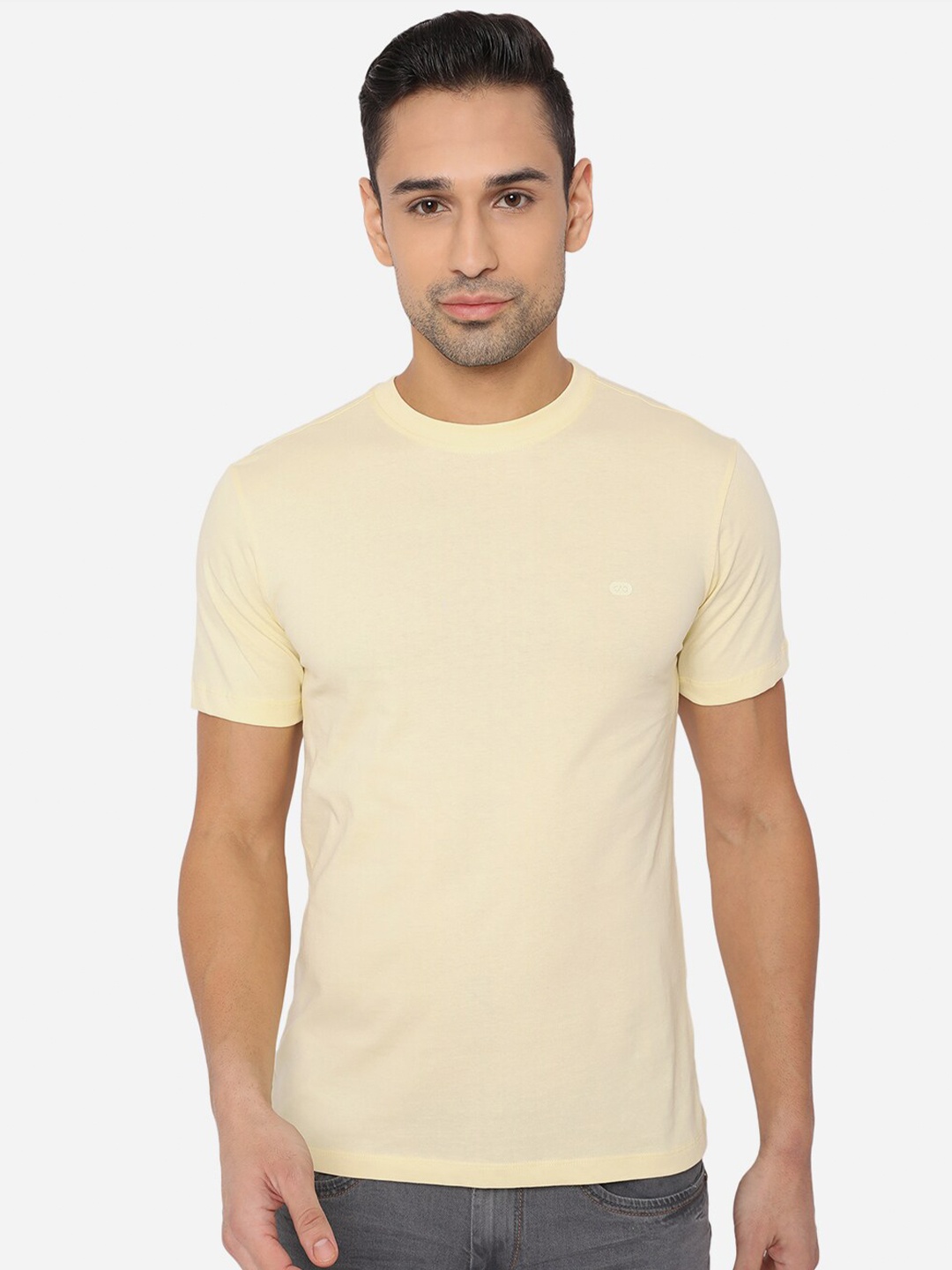 

JADE BLUE Men Cream-Coloured Pure Cotton Slim Fit T-shirt