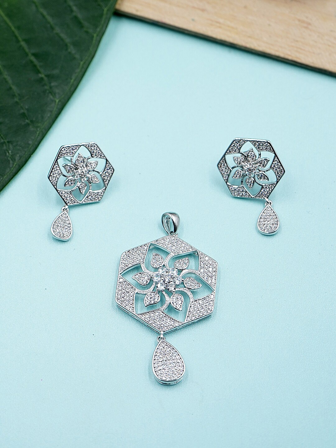 

Voylla Silver-Toned Geometric Shiny CZ Pendant Set