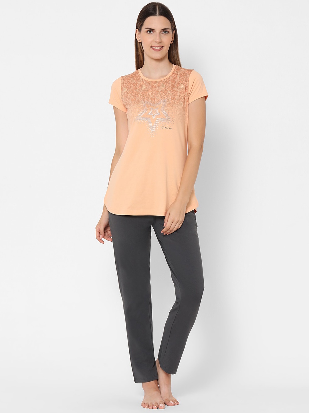 

Sweet Dreams Women Peach-Coloured & Black Printed Night Suit
