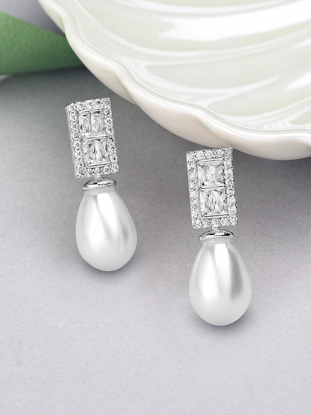 

AMI Silver-Toned & White Contemporary Drop Earrings