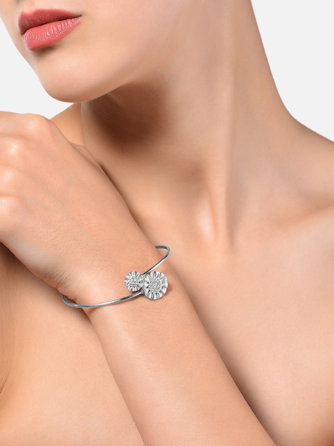

AMI Women Silver-Toned & White Brass Cubic Zirconia Silver-Plated Cuff Bracelet