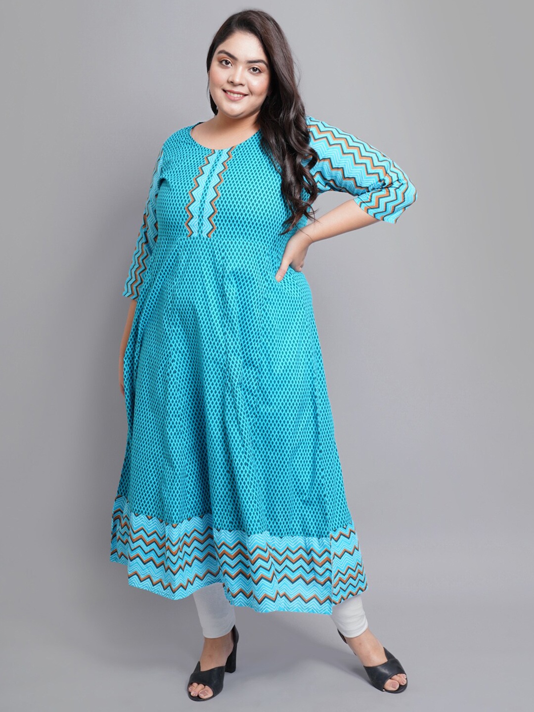 

YASH GALLERY Women Blue Geometric Printed Anarkali Kurta