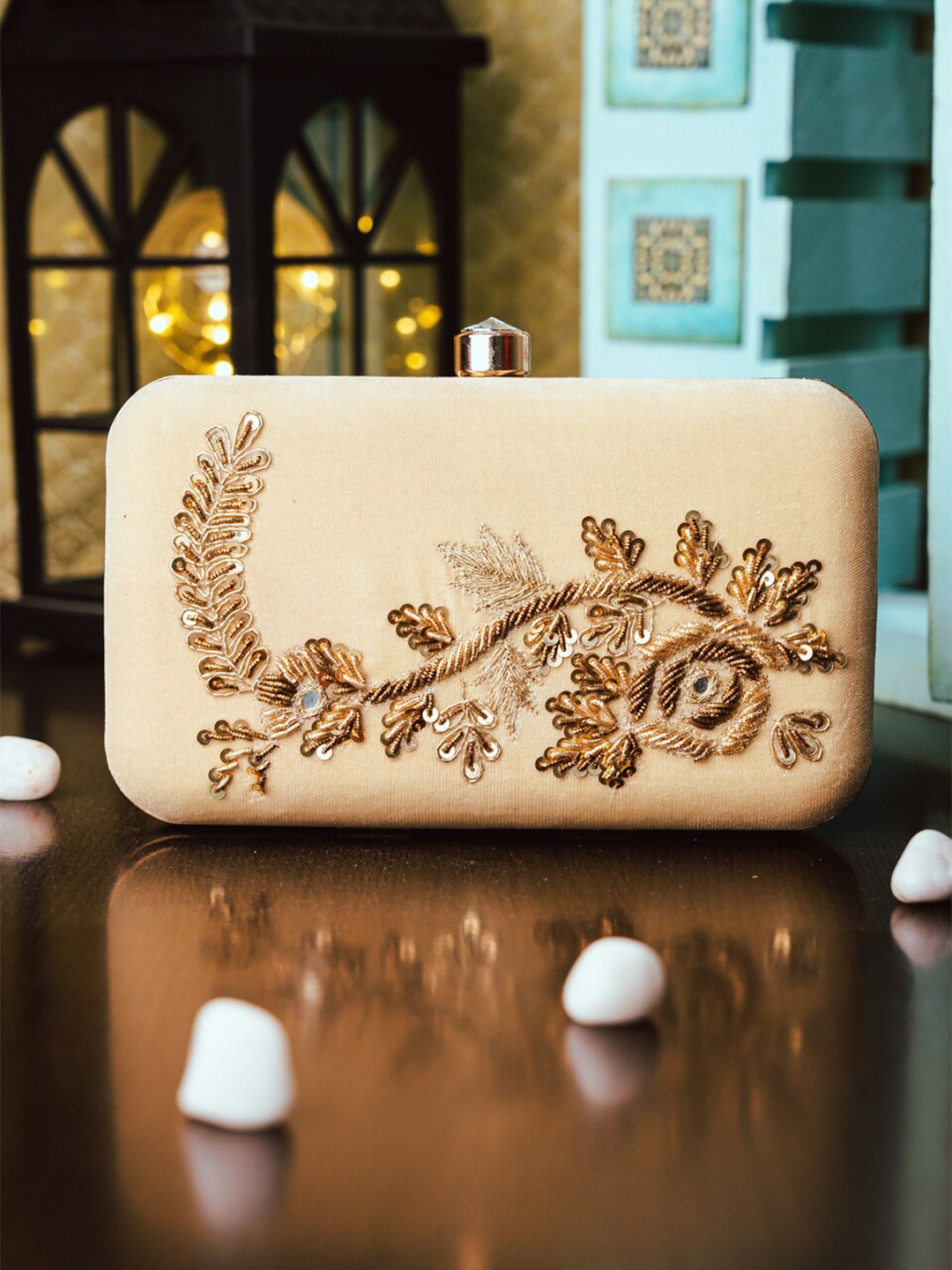 

NR By Nidhi Rathi Women Cream-Coloured Hand Embroidered Box Clutch