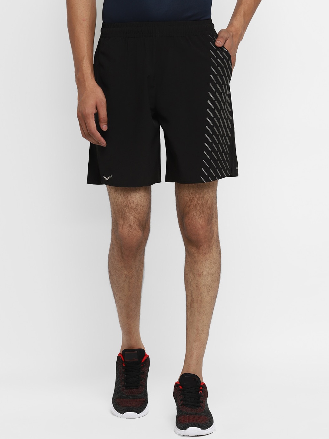 

Yuuki Men Black Sports Shorts