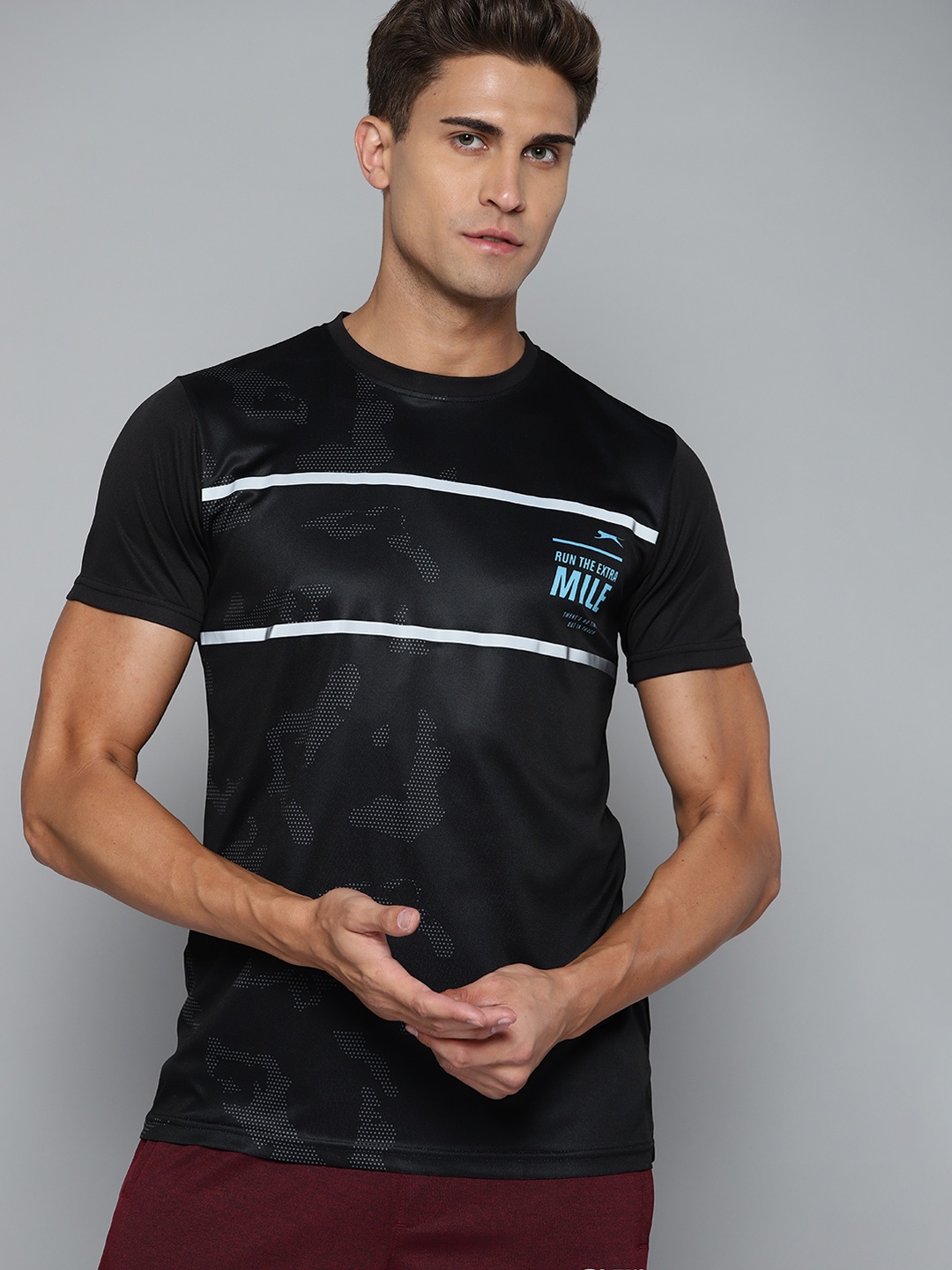 

Slazenger Men Black & Grey Printed T-shirt