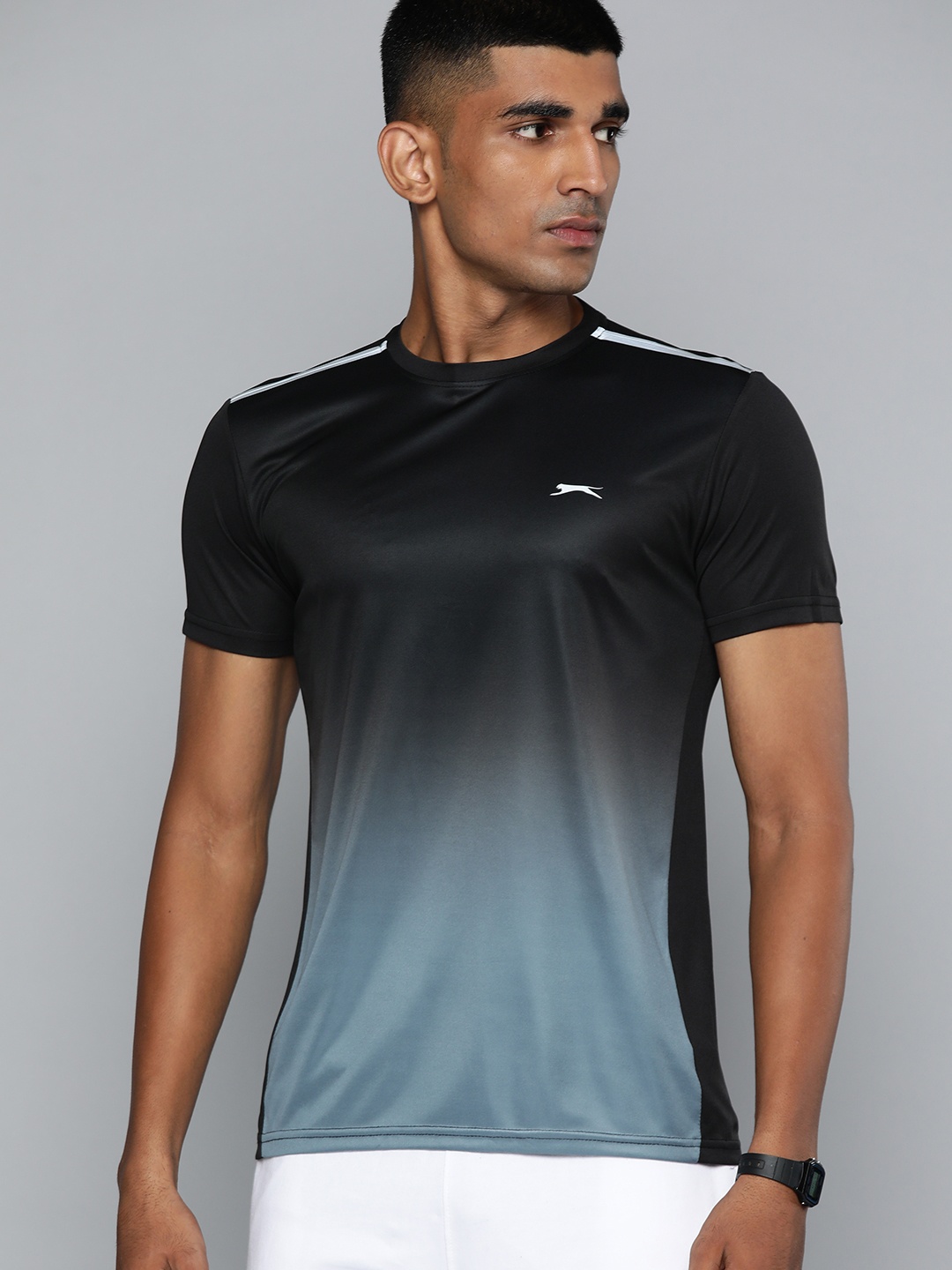 

Slazenger Men Black & Grey Ombre Effect Dyed T-shirt