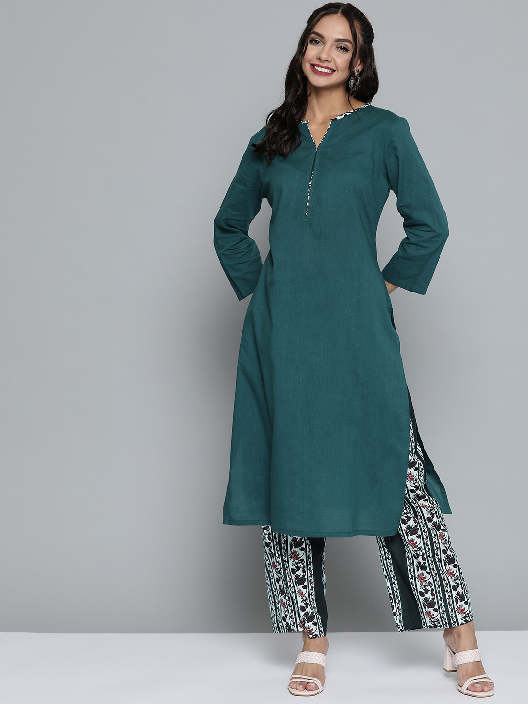 

HERE&NOW Women Teal Green & White Pure Cotton Solid Kurta with Printed Trousers