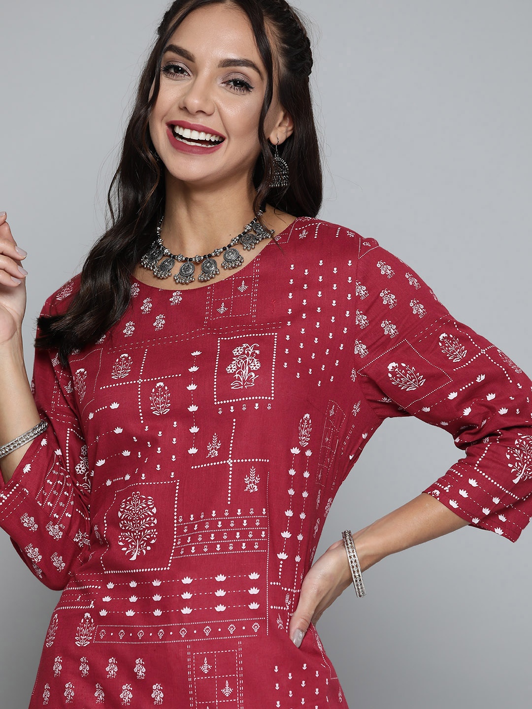 

HERE&NOW Women Maroon & White Ethnic Motifs Printed Straight Kurta