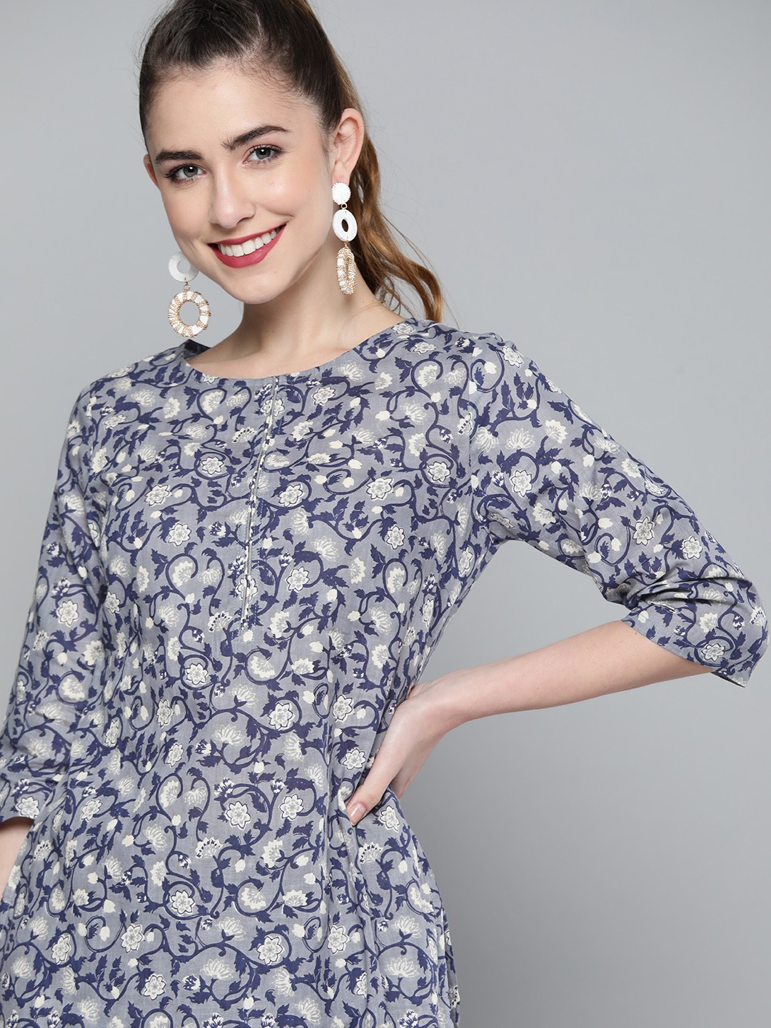 

HERE&NOW Women Grey & Navy Blue Pure Cotton Floral Printed Kurta with Palazzos